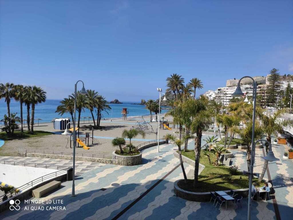Centro-Primera Linea De Playa Almuñécar Exteriör bild