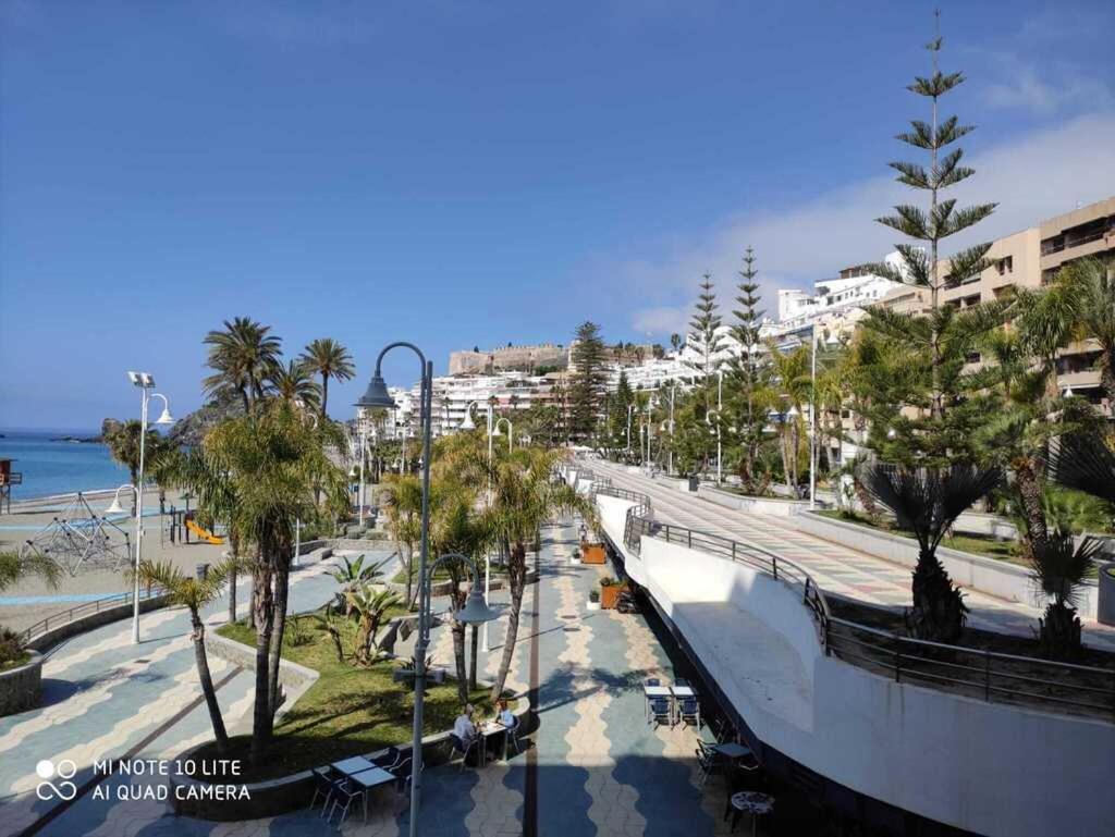 Centro-Primera Linea De Playa Almuñécar Exteriör bild
